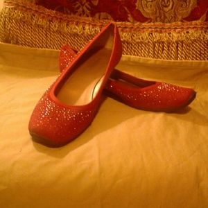 Red low heel sm sliver studs